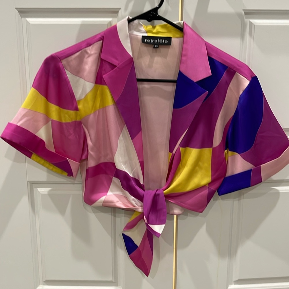 Retrofete tie top short sleeve size xs